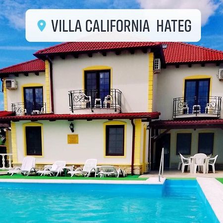 Villa California Hateg Exterior photo
